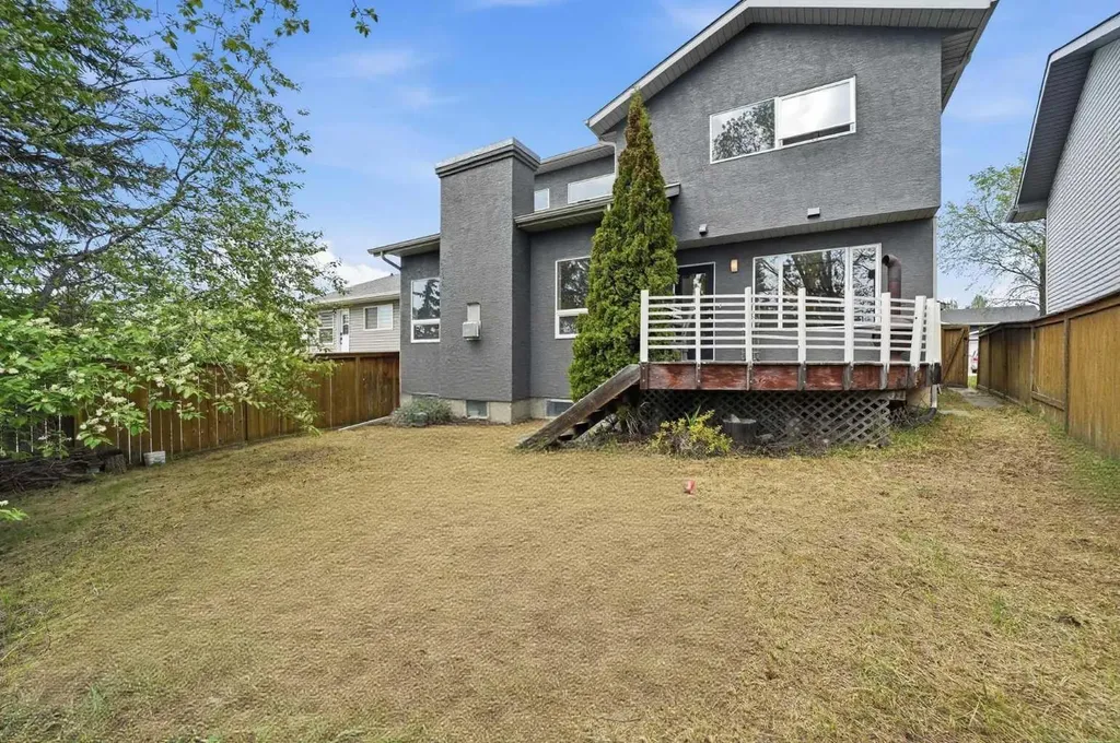142 Elizabeth Way SE Airdrie AB T4B 2H5