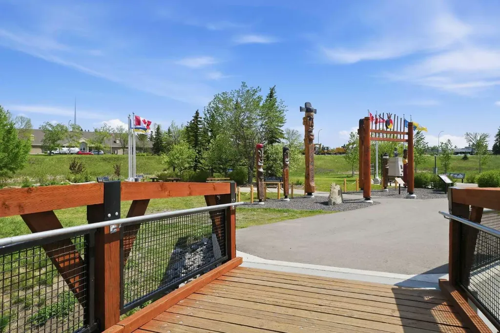 142 Elizabeth Way SE Airdrie AB T4B 2H5
