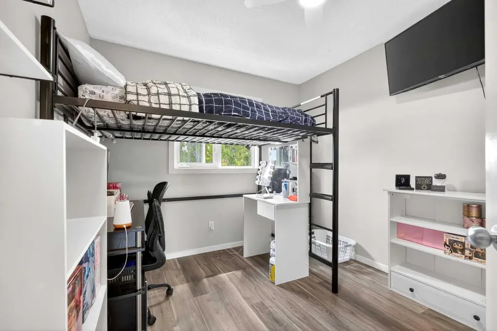 102 Panatella Hill NW Calgary AB T3K 0B6
