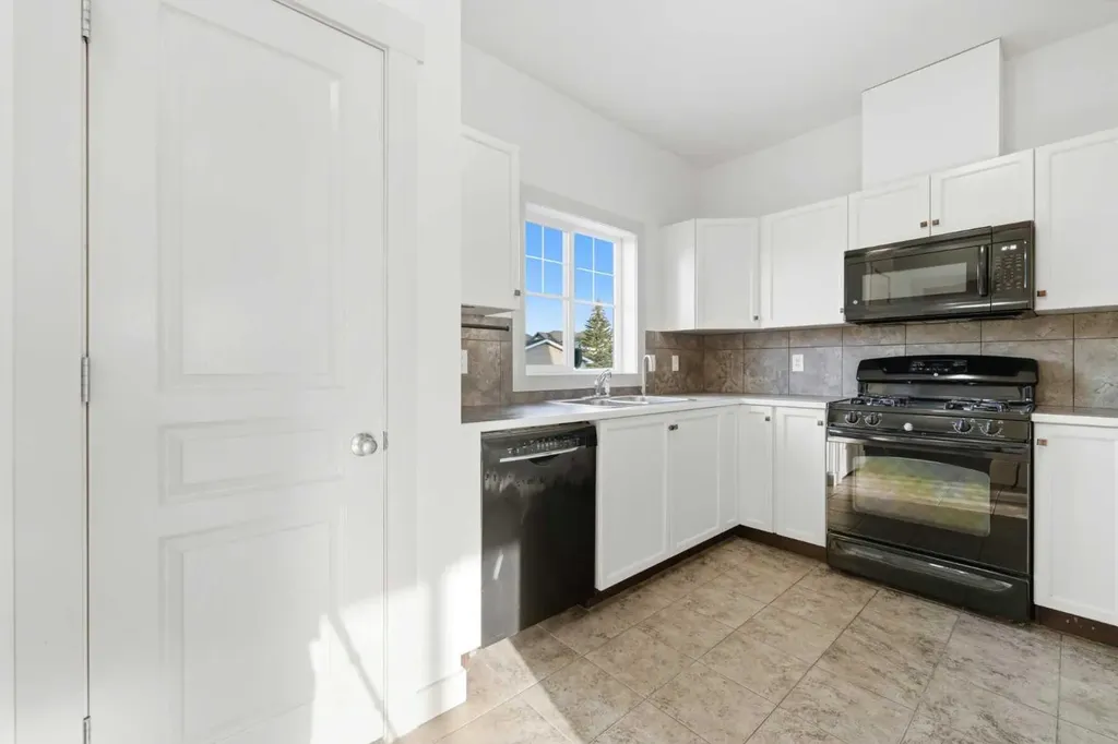 151 Royal Oak Drive NW Calgary AB T3G 0B8