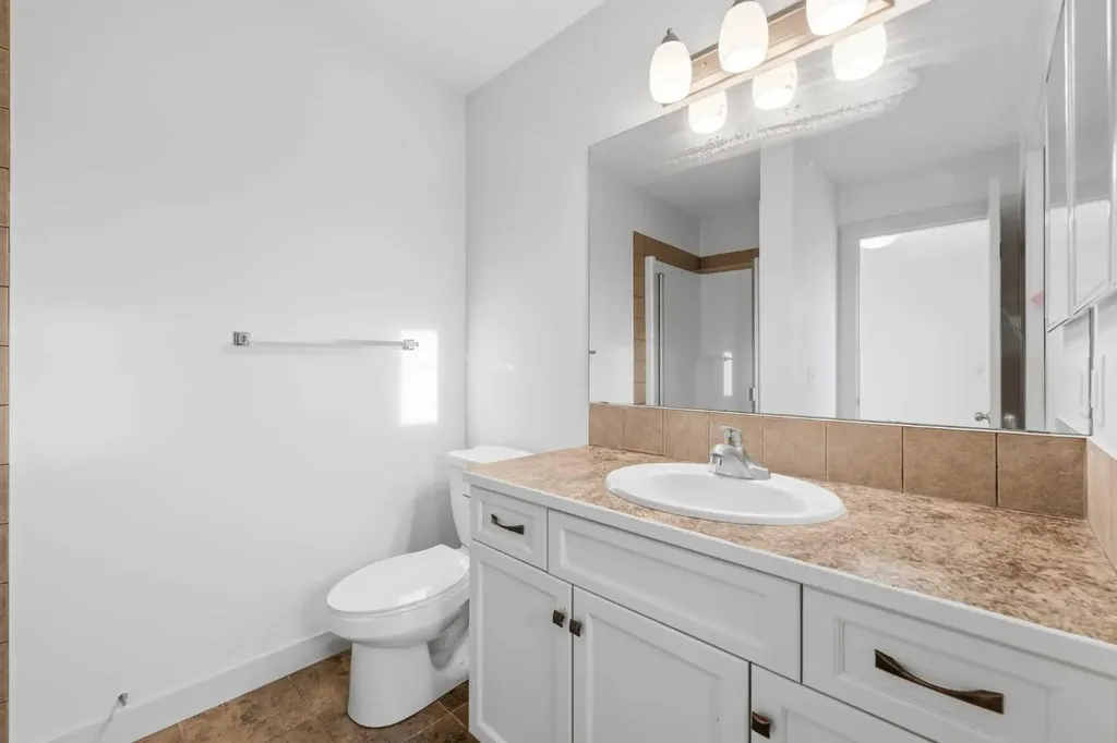 151 Royal Oak Drive NW Calgary AB T3G 0B8