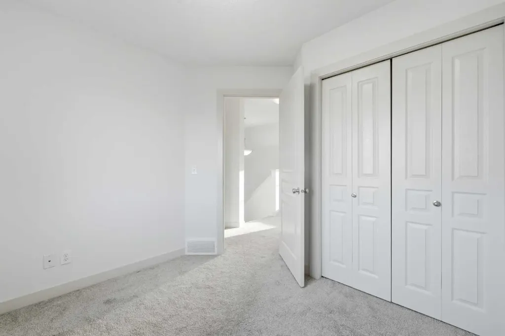 151 Royal Oak Drive NW Calgary AB T3G 0B8