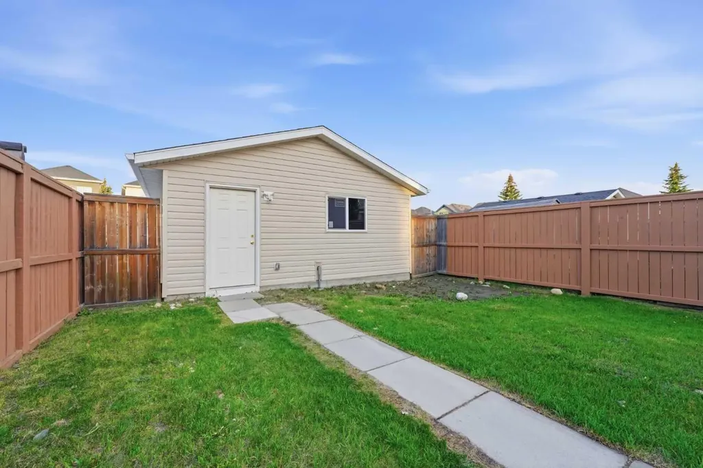 151 Royal Oak Drive NW Calgary AB T3G 0B8