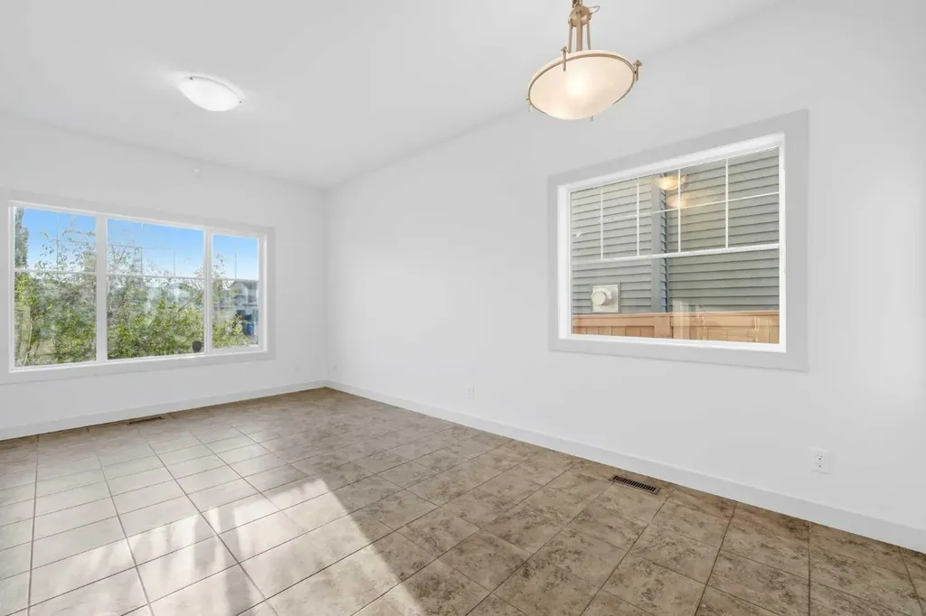 151 Royal Oak Drive NW Calgary AB T3G 0B8