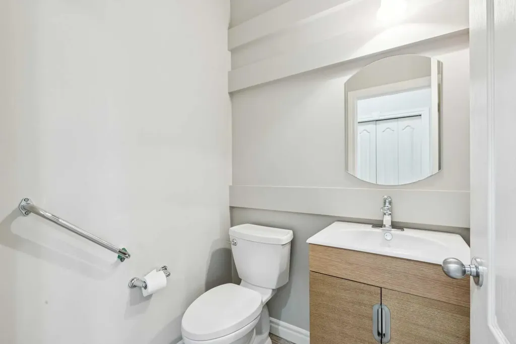 94 Panatella Close NW Calgary AB T3K6C9