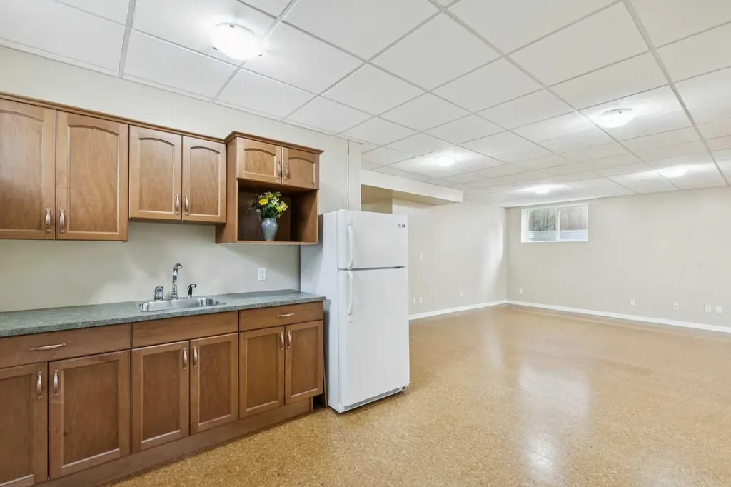 94 Panatella Close NW Calgary AB T3K6C9