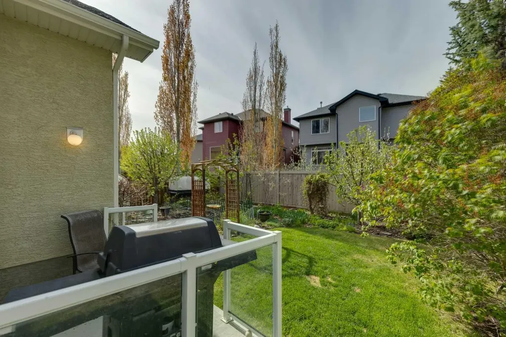 94 Panatella Close NW Calgary AB T3K6C9