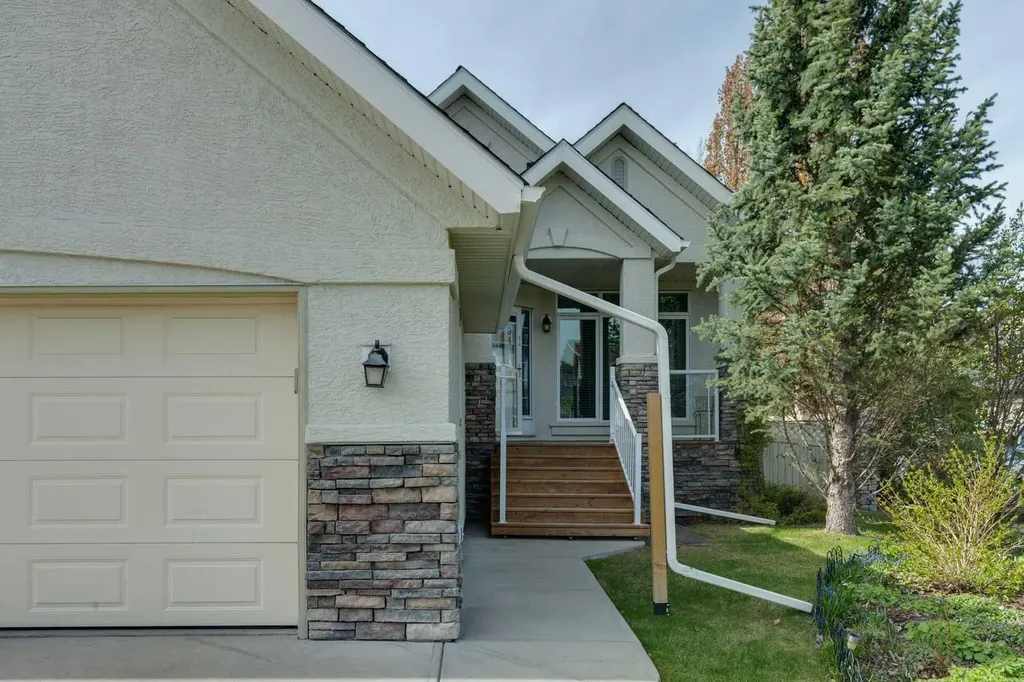 94 Panatella Close NW Calgary AB T3K6C9