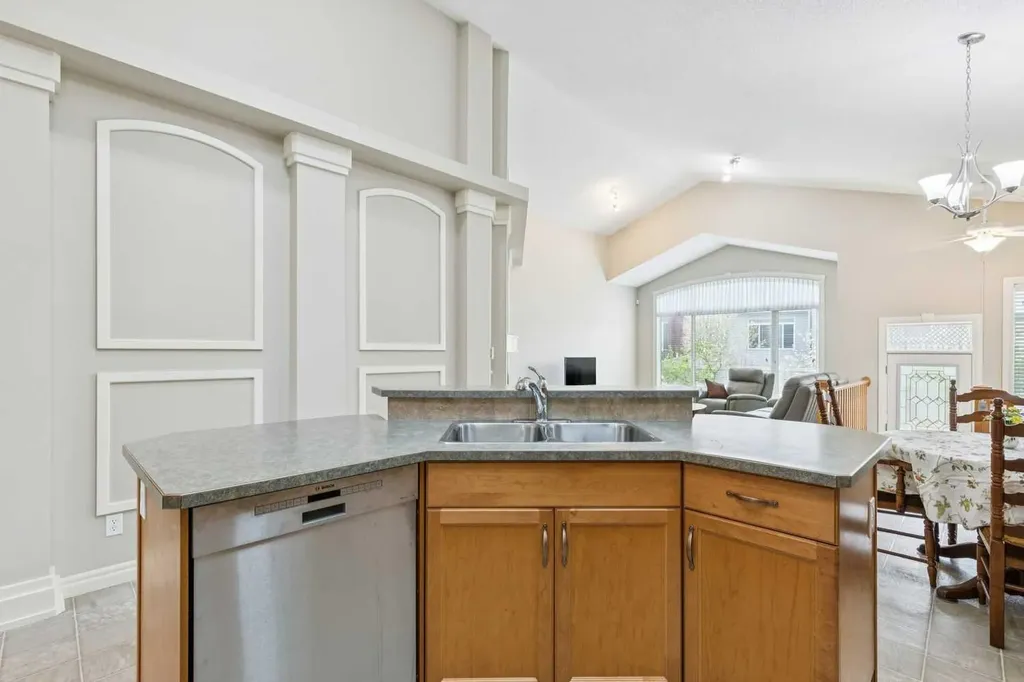 94 Panatella Close NW Calgary AB T3K6C9