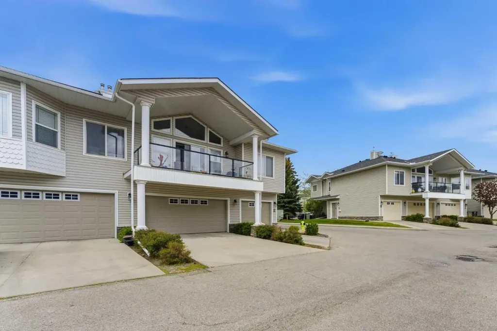 12 Rocky Vista Terrace NW Calgary AB T3G 5G5