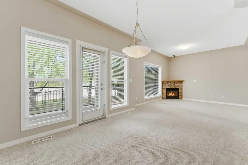 12 Rocky Vista Terrace NW Calgary AB T3G 5G5