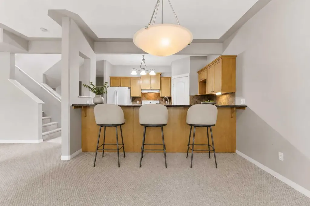 12 Rocky Vista Terrace NW Calgary AB T3G 5G5