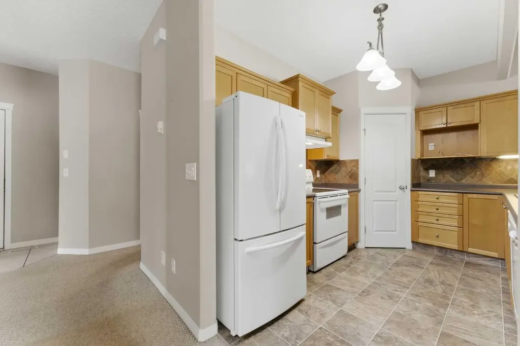 12 Rocky Vista Terrace NW Calgary AB T3G 5G5