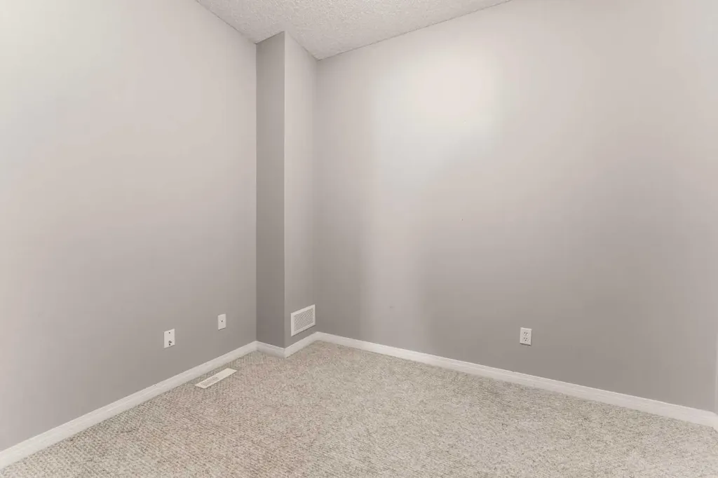 12 Rocky Vista Terrace NW Calgary AB T3G 5G5