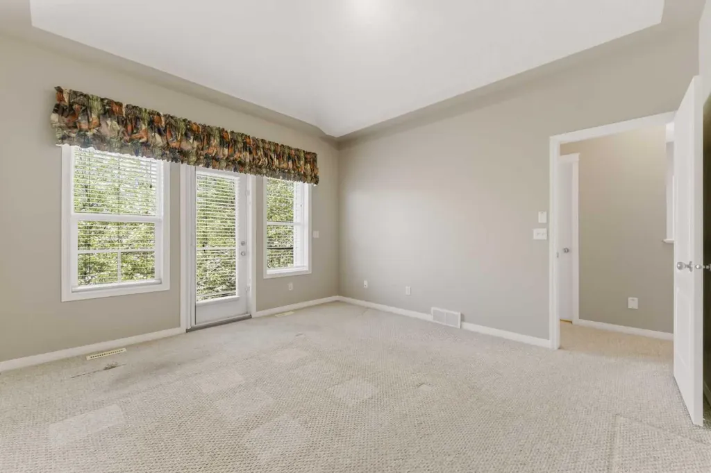 12 Rocky Vista Terrace NW Calgary AB T3G 5G5