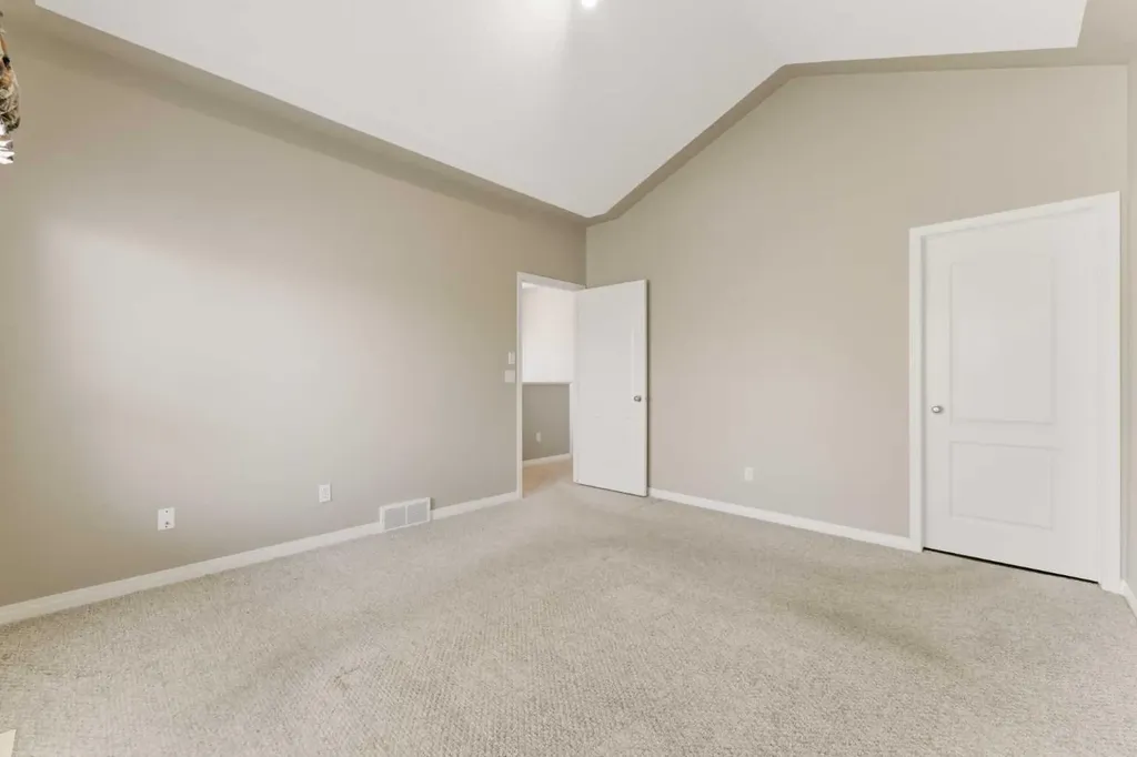 12 Rocky Vista Terrace NW Calgary AB T3G 5G5
