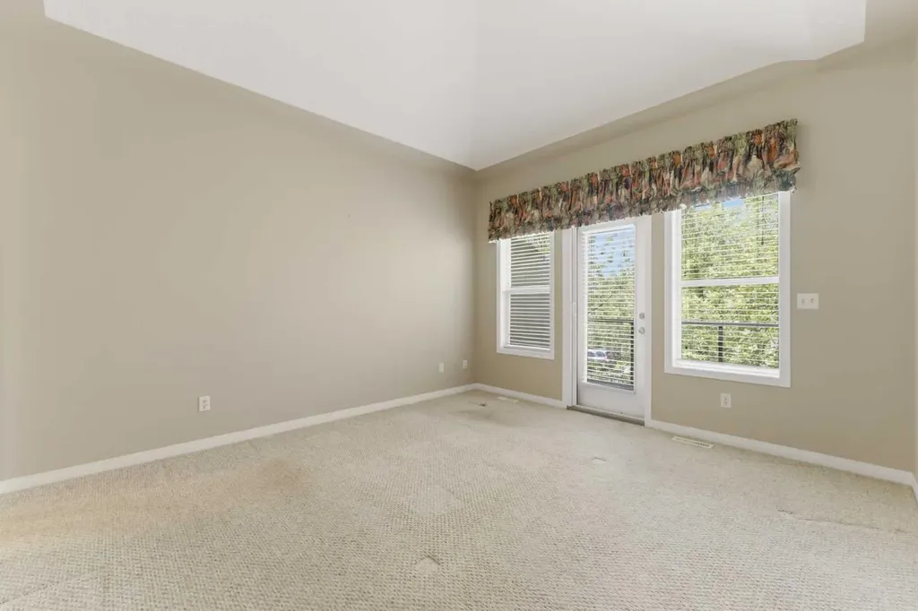 12 Rocky Vista Terrace NW Calgary AB T3G 5G5