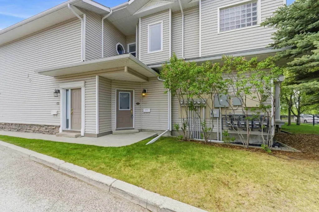 12 Rocky Vista Terrace NW Calgary AB T3G 5G5