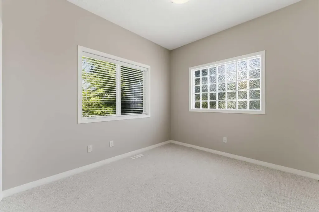12 Rocky Vista Terrace NW Calgary AB T3G 5G5