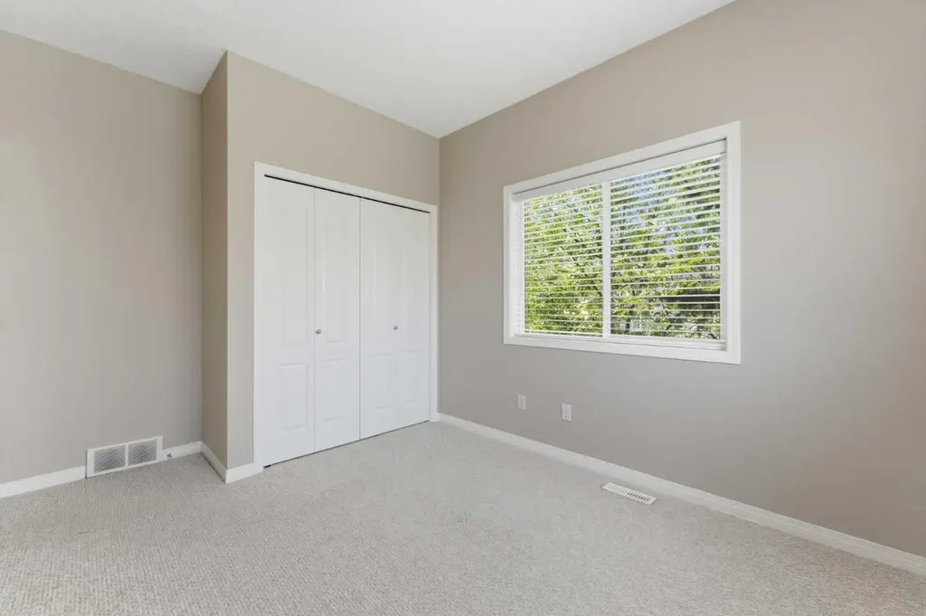 12 Rocky Vista Terrace NW Calgary AB T3G 5G5