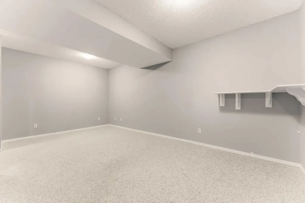 12 Rocky Vista Terrace NW Calgary AB T3G 5G5
