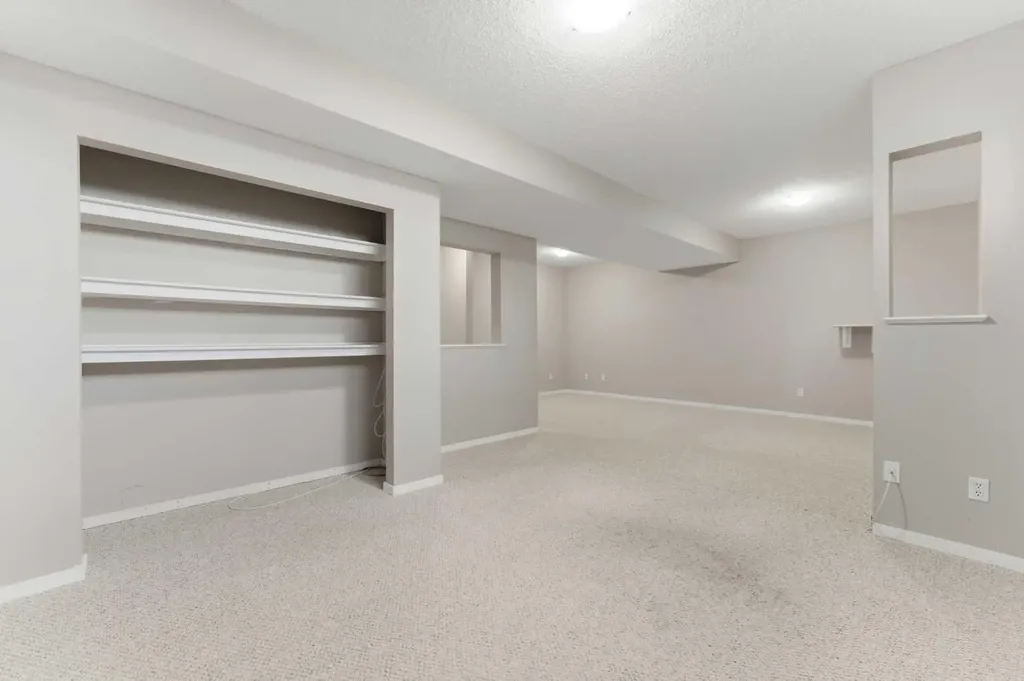 12 Rocky Vista Terrace NW Calgary AB T3G 5G5