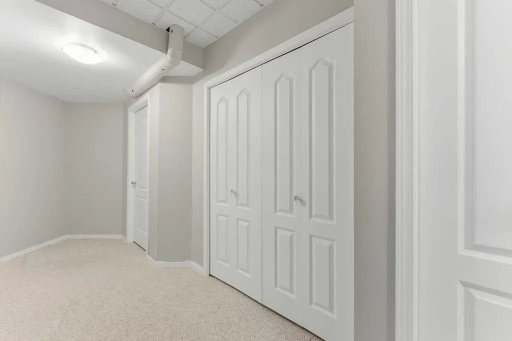 12 Rocky Vista Terrace NW Calgary AB T3G 5G5