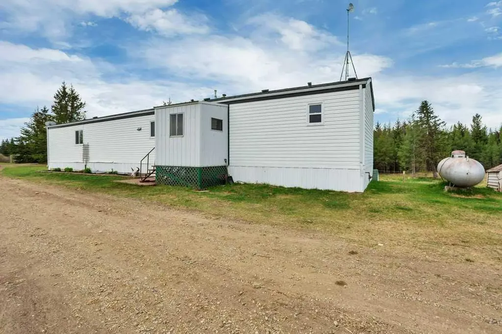 25020 Highway 607 Rural Ponoka County AB T0C 0M0