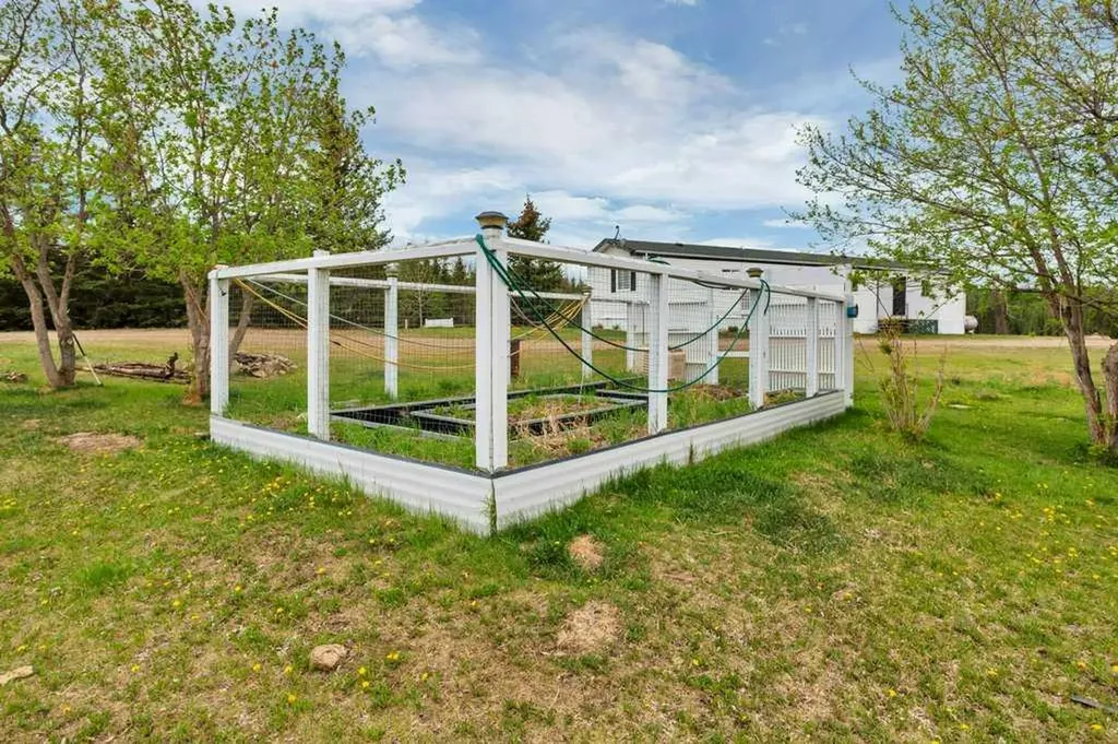 25020 Highway 607 Rural Ponoka County AB T0C 0M0