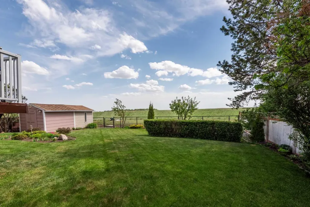 417 Cottonwood Drive Vulcan AB T0L 2B0