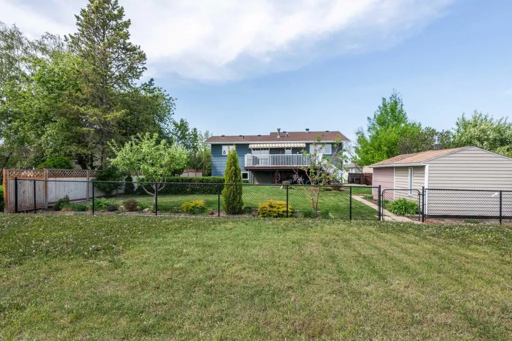 417 Cottonwood Drive Vulcan AB T0L 2B0
