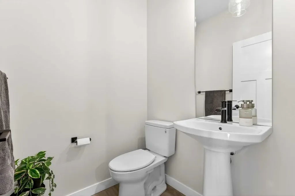 57 Legacy Reach View SE Calgary AB T2X 4T9