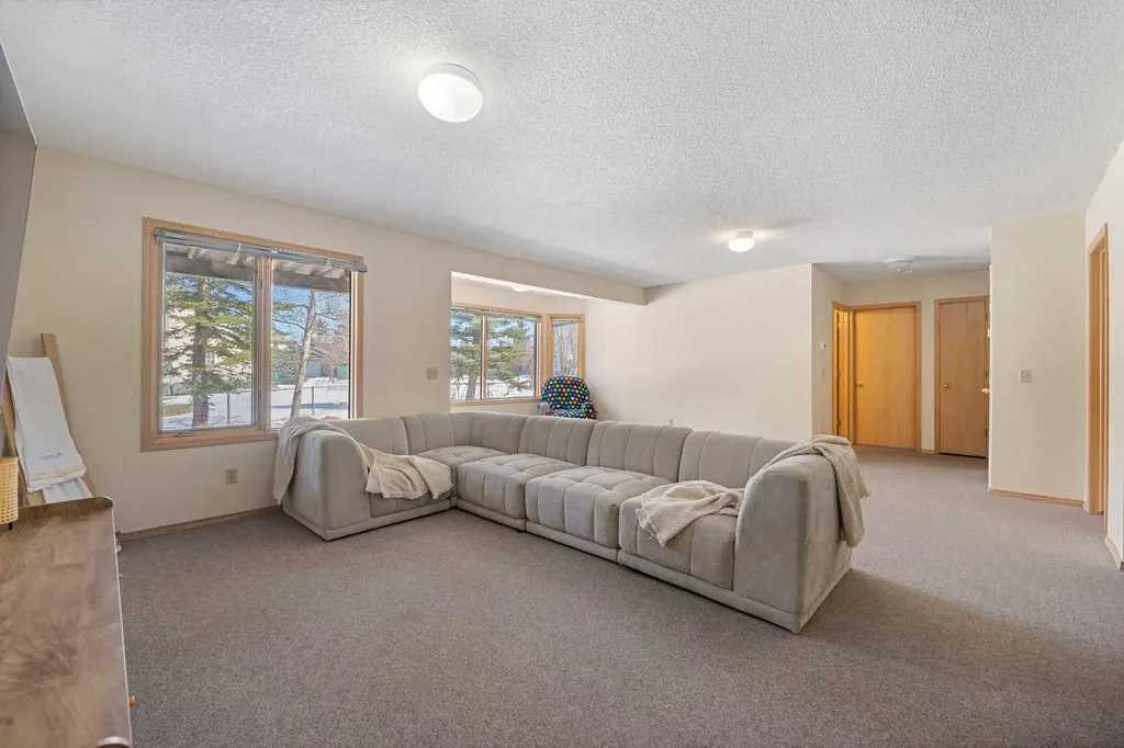 251 Hampshire Place NW Calgary AB T3A 4Y7