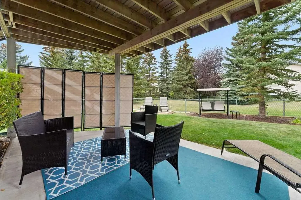 251 Hampshire Place NW Calgary AB T3A 4Y7