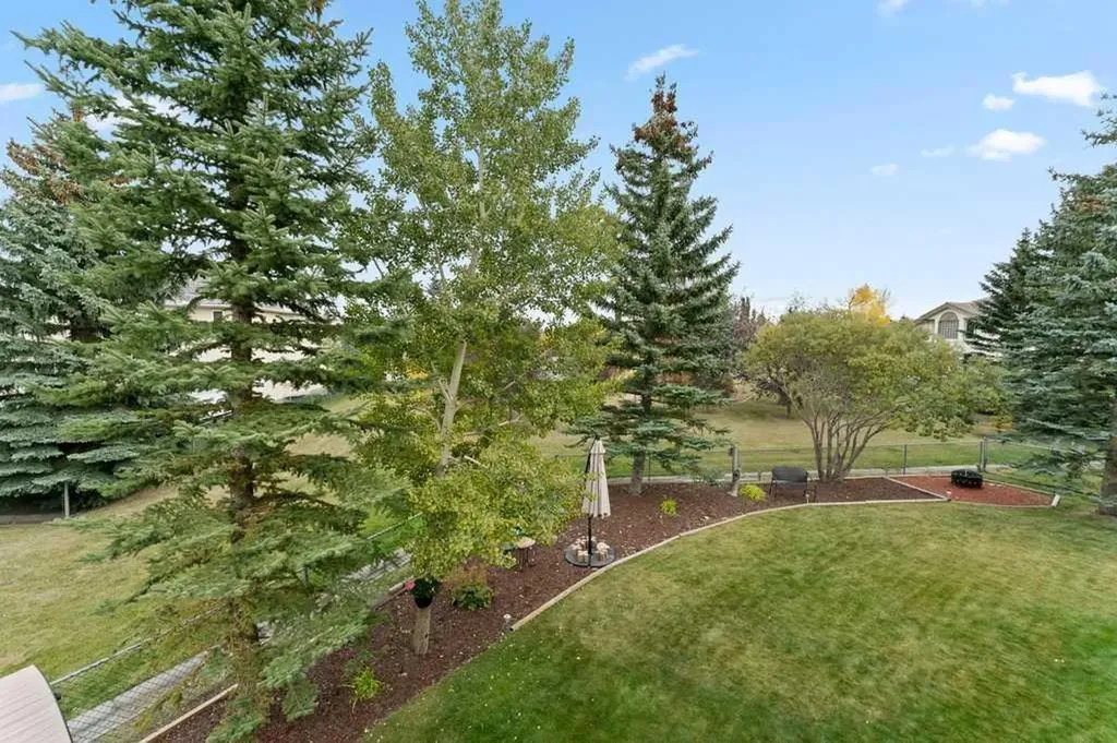 251 Hampshire Place NW Calgary AB T3A 4Y7