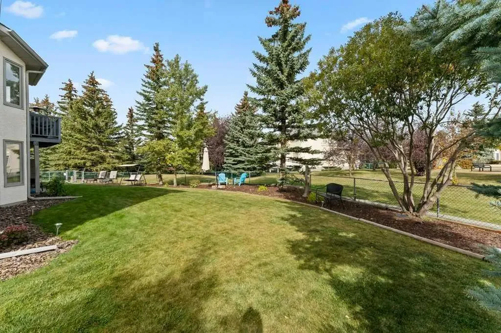 251 Hampshire Place NW Calgary AB T3A 4Y7