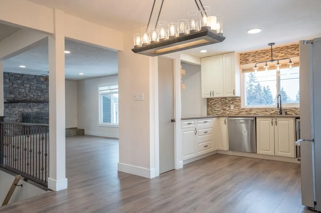 3 Montcalm Avenue Camrose AB T4V 2K9