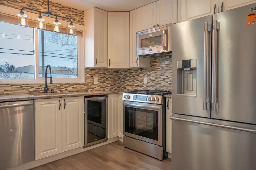 3 Montcalm Avenue Camrose AB T4V 2K9