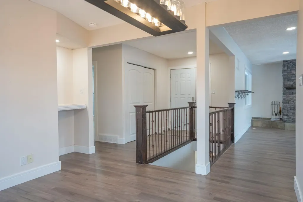 3 Montcalm Avenue Camrose AB T4V 2K9