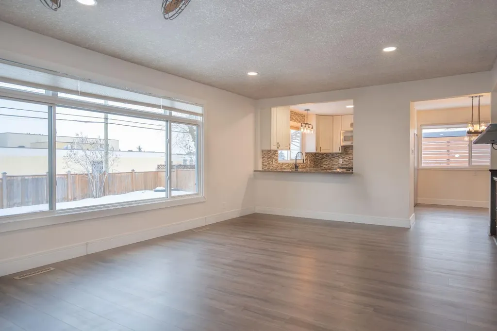 3 Montcalm Avenue Camrose AB T4V 2K9