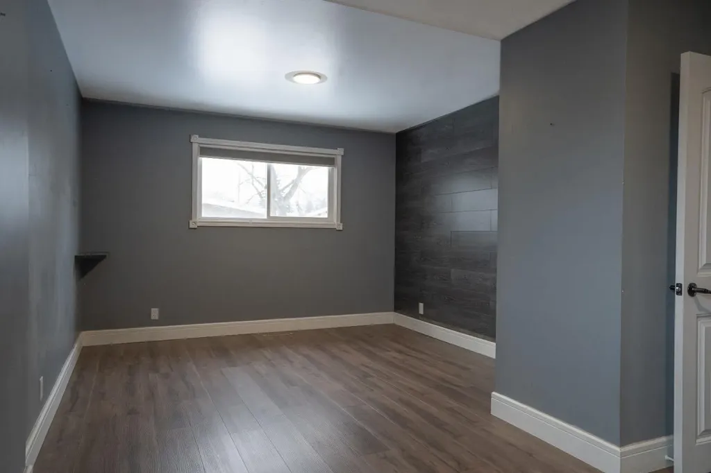 3 Montcalm Avenue Camrose AB T4V 2K9