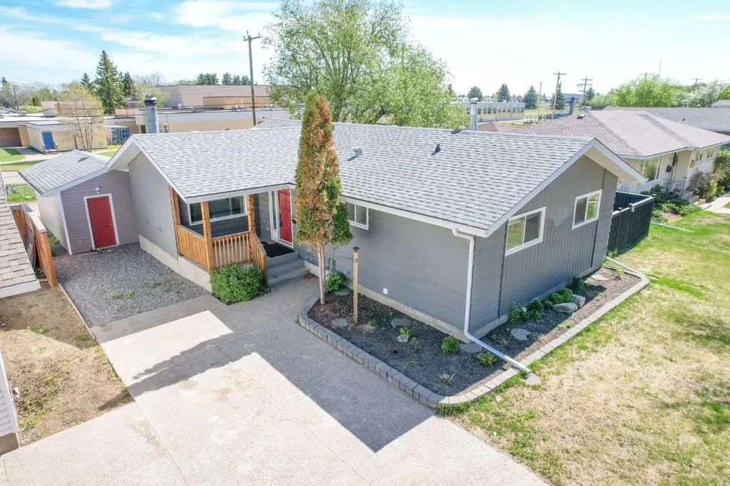 3 Montcalm Avenue Camrose AB T4V 2K9