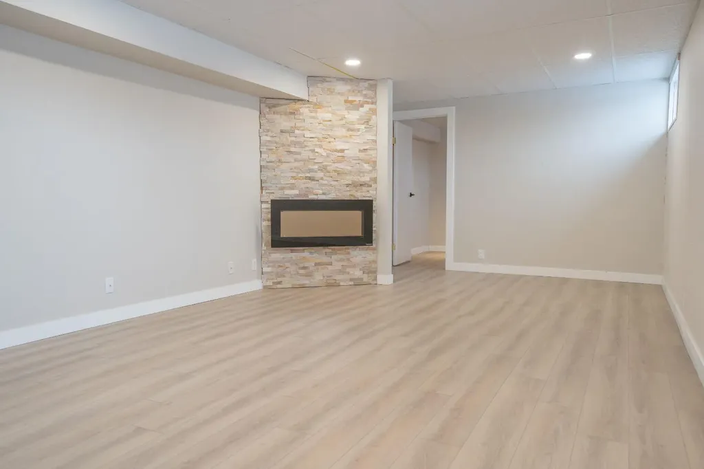 3 Montcalm Avenue Camrose AB T4V 2K9
