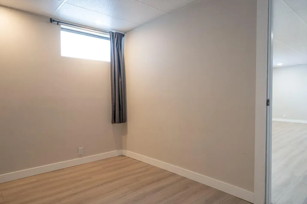 3 Montcalm Avenue Camrose AB T4V 2K9