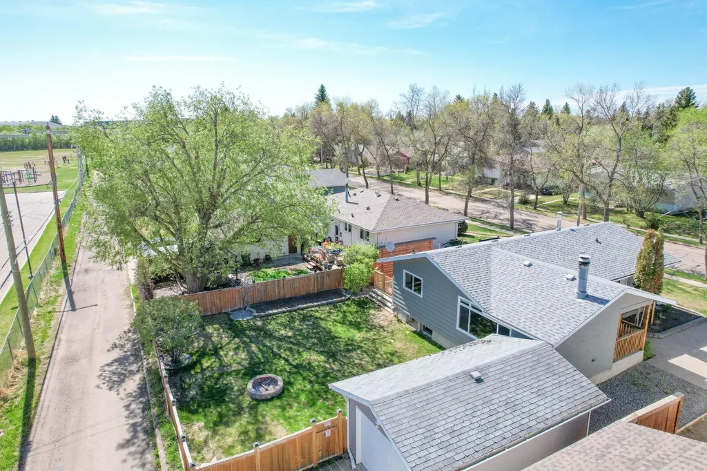 3 Montcalm Avenue Camrose AB T4V 2K9