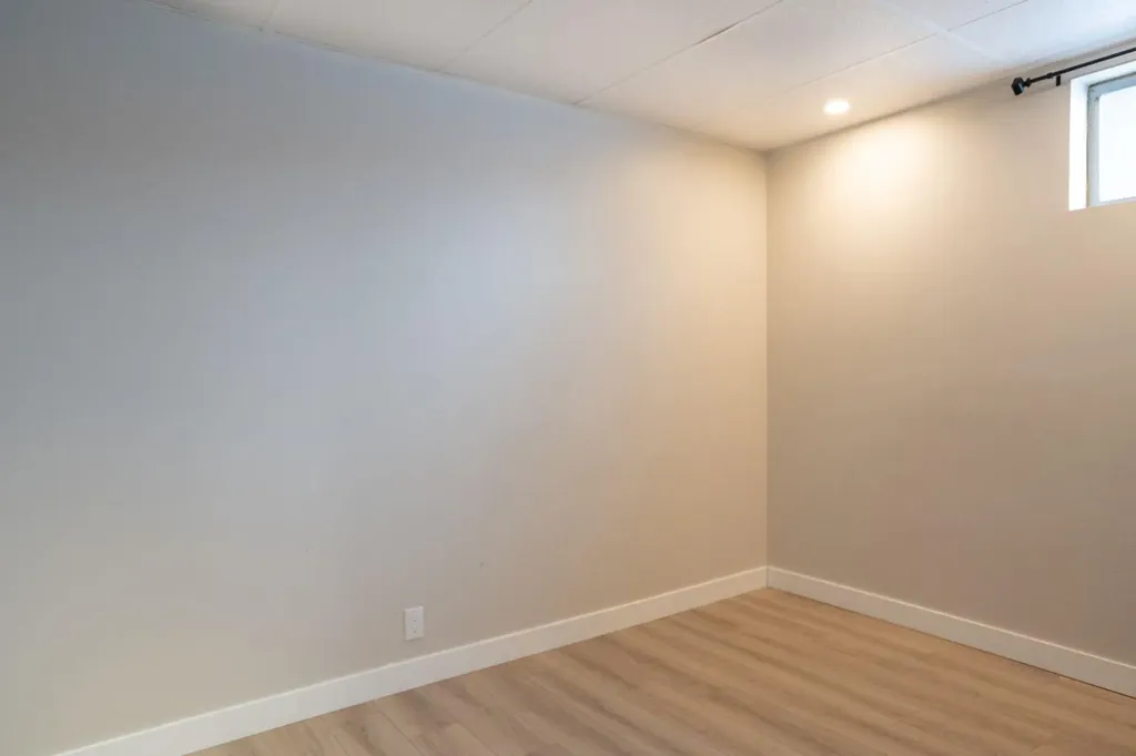 3 Montcalm Avenue Camrose AB T4V 2K9