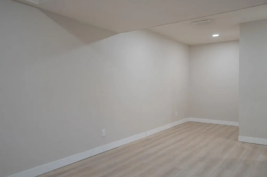 3 Montcalm Avenue Camrose AB T4V 2K9