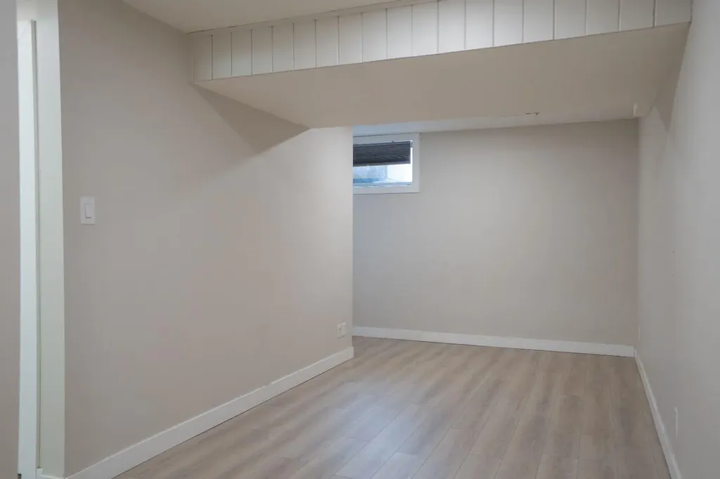 3 Montcalm Avenue Camrose AB T4V 2K9