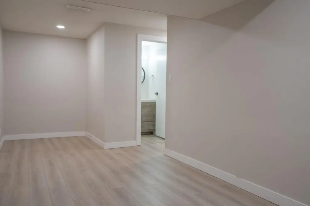 3 Montcalm Avenue Camrose AB T4V 2K9
