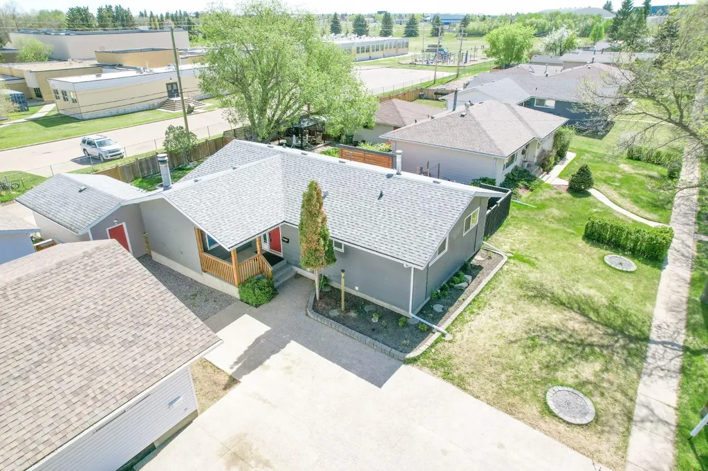 3 Montcalm Avenue Camrose AB T4V 2K9